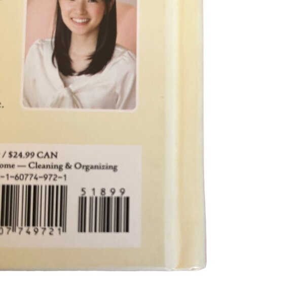 Spark Joy:  An Illustrated Master Class on the Art of Organizing and Tidying Up - Picture 16 of 16